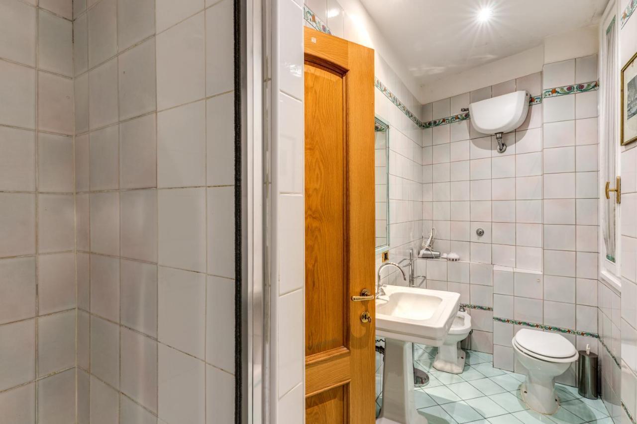 Lovely Flat By The Trevi Fountain Apartment Roma Ngoại thất bức ảnh