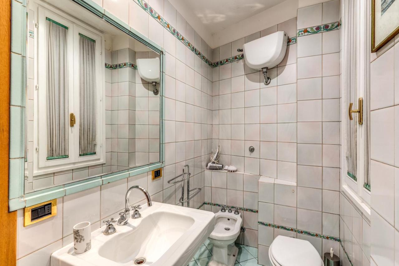 Lovely Flat By The Trevi Fountain Apartment Roma Ngoại thất bức ảnh